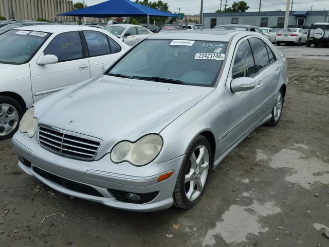 WDBRF52HX7F887523 - 2007 MERCEDES-BENZ C 230 GRAY photo 2