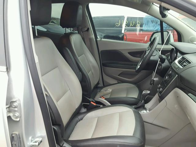 KL4CJGSB4FB265545 - 2015 BUICK ENCORE SILVER photo 5