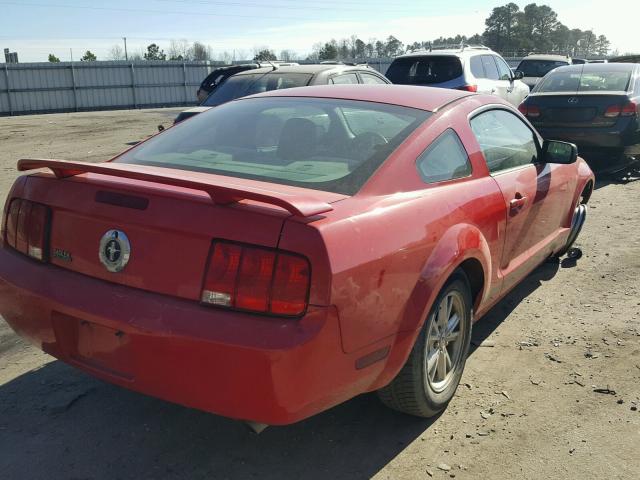 1ZVFT80N855246944 - 2005 FORD MUSTANG RED photo 4