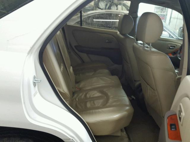 JTJGF10U310113025 - 2001 LEXUS RX 300 WHITE photo 6