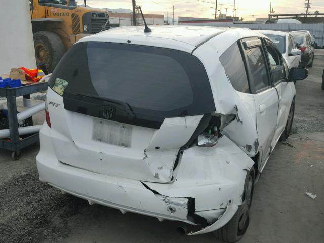 JHMGE88239S052386 - 2009 HONDA FIT WHITE photo 4