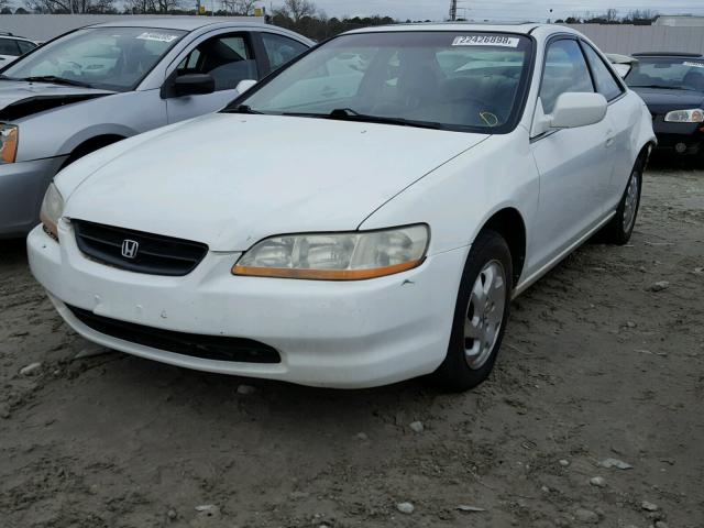 1HGCG3254YA030483 - 2000 HONDA ACCORD EX WHITE photo 2