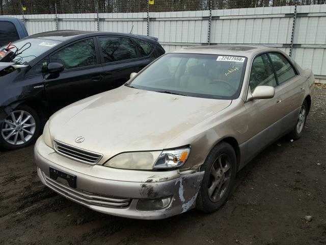 JT8BF28G110327382 - 2001 LEXUS ES 300 GOLD photo 2