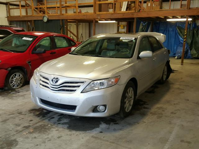 4T4BF3EK9AR086178 - 2010 TOYOTA CAMRY BASE SILVER photo 2