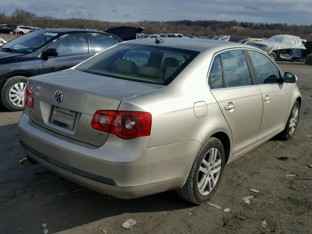 3VWRF71K57M090653 - 2007 VOLKSWAGEN JETTA 2.5 GOLD photo 4