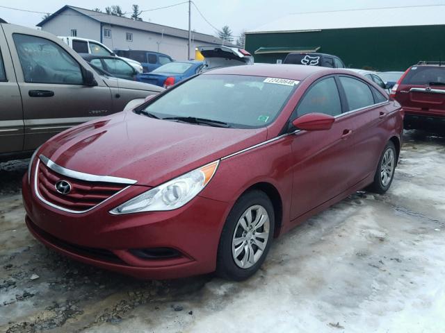 5NPEB4AC8BH210013 - 2011 HYUNDAI SONATA GLS MAROON photo 2