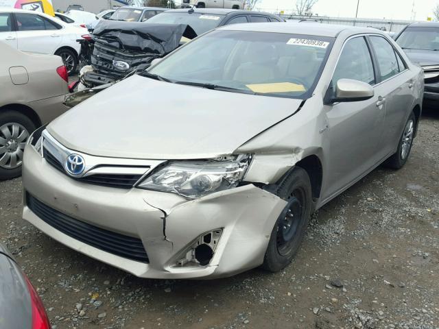 4T1BD1FK8EU104565 - 2014 TOYOTA CAMRY HYBR BEIGE photo 2