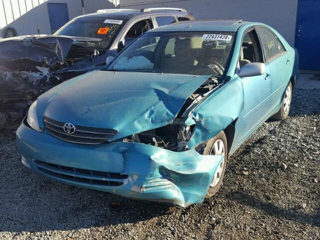 4T1BE32K44U273155 - 2004 TOYOTA CAMRY LE GREEN photo 2