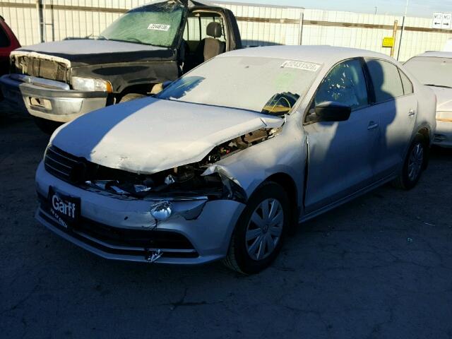 3VW1K7AJ6FM319792 - 2015 VOLKSWAGEN JETTA BASE 银色 照片 2