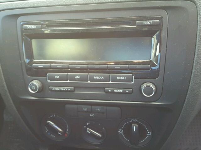 3VW1K7AJ6FM319792 - 2015 VOLKSWAGEN JETTA BASE 银色 照片 9