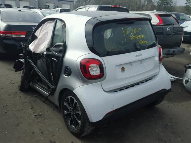 WMEFJ5DA3GK047532 - 2016 SMART FORTWO SILVER photo 3