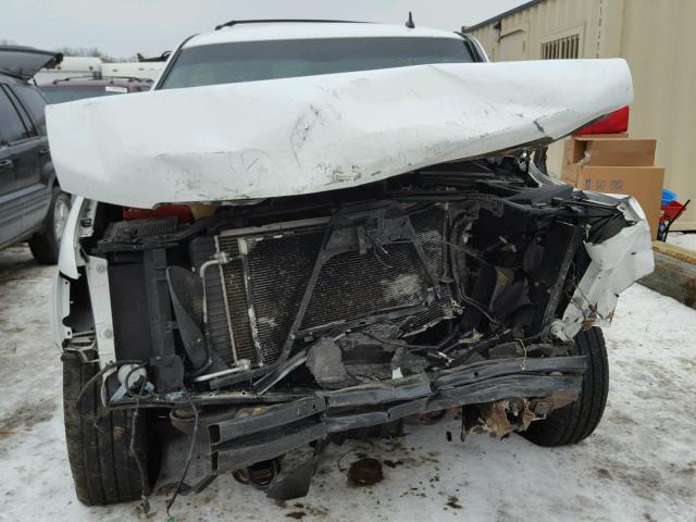 1GNFK16347J206025 - 2007 CHEVROLET SUBURBAN K WHITE photo 9