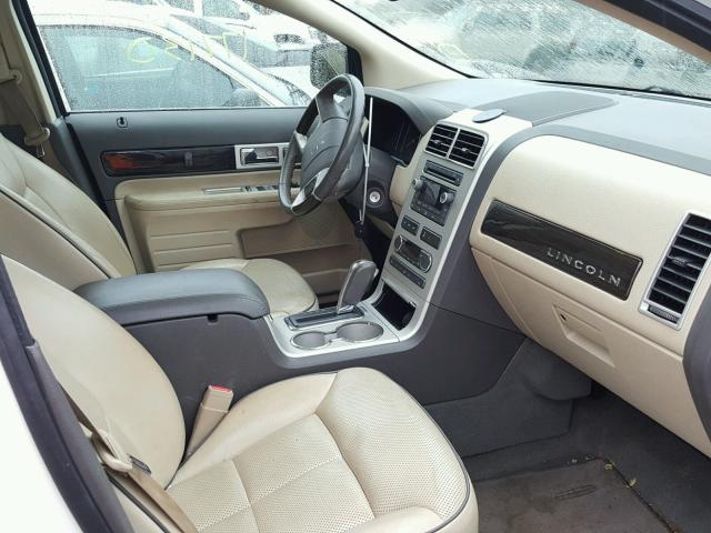 2LMDU68CX8BJ26318 - 2008 LINCOLN MKX CREAM photo 5