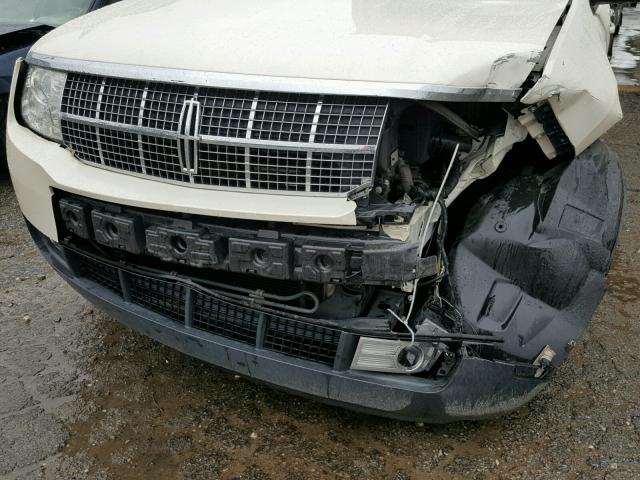 2LMDU68CX8BJ26318 - 2008 LINCOLN MKX CREAM photo 9