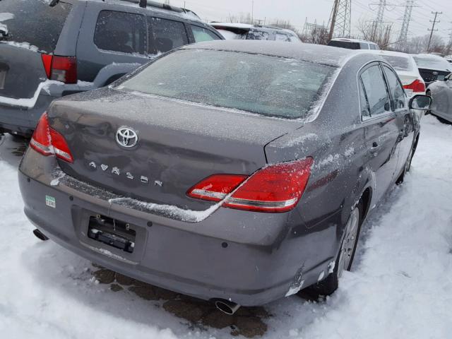 4T1BK36B65U020276 - 2005 TOYOTA AVALON XL GRAY photo 4