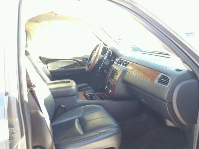 1GNFK13048J116322 - 2008 CHEVROLET TAHOE K150 GRAY photo 5