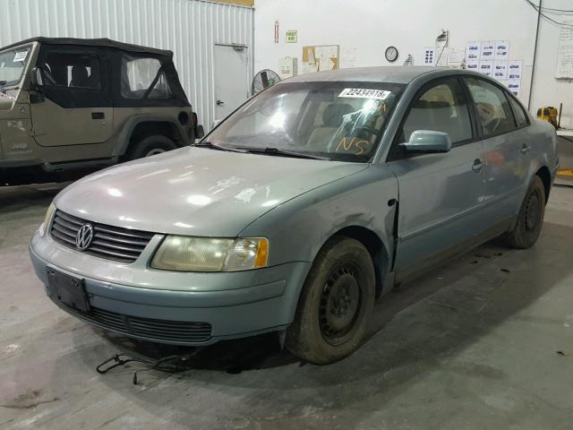 WVWMD63B5XE107807 - 1999 VOLKSWAGEN PASSAT GLS BLUE photo 2