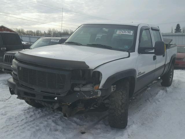 1GTHC23225F804369 - 2005 GMC SIERRA C25 WHITE photo 2