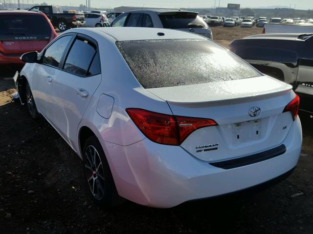 5YFBURHEXHP611141 - 2017 TOYOTA COROLLA L WHITE photo 3