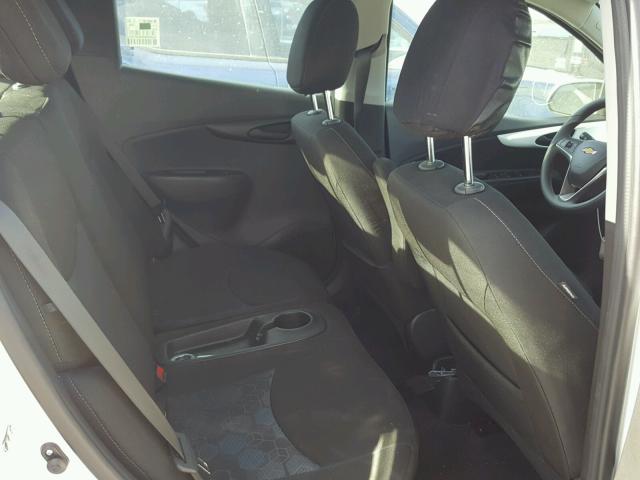 KL8CD6SA0HC827820 - 2017 CHEVROLET SPARK 1LT Белый фото 6