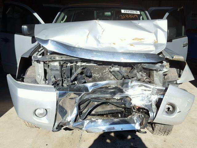 1N6BA0CA5BN318869 - 2011 NISSAN TITAN S SILVER photo 7