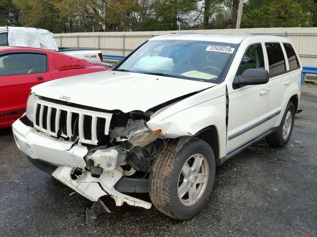 1J8GS48KX7C607336 - 2007 JEEP GRAND CHER WHITE photo 2