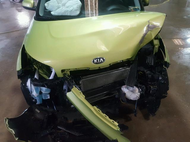 KNDJN2A20F7760012 - 2015 KIA SOUL GREEN photo 7