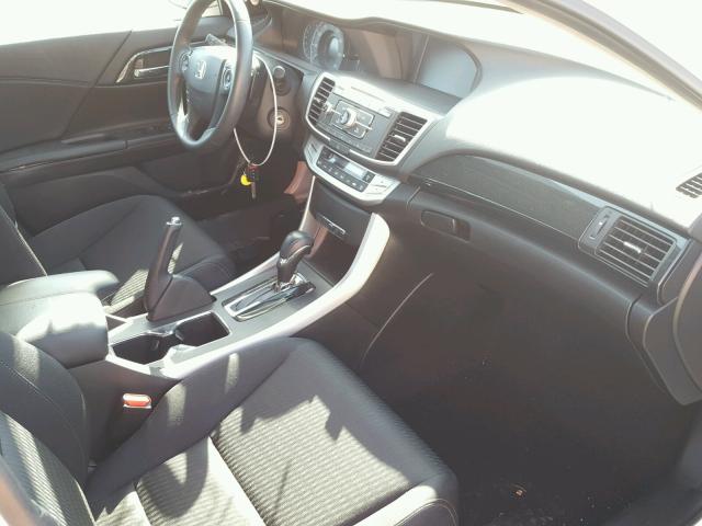 1HGCR2F53FA056925 - 2015 HONDA ACCORD SPO WHITE photo 5