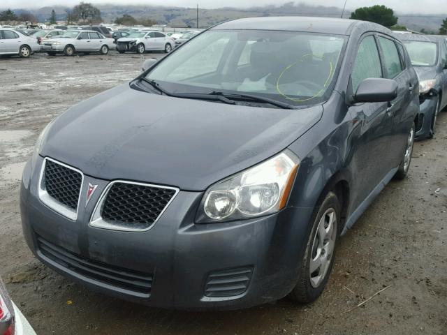 5Y2SP6E80AZ413779 - 2010 PONTIAC VIBE GRAY photo 2