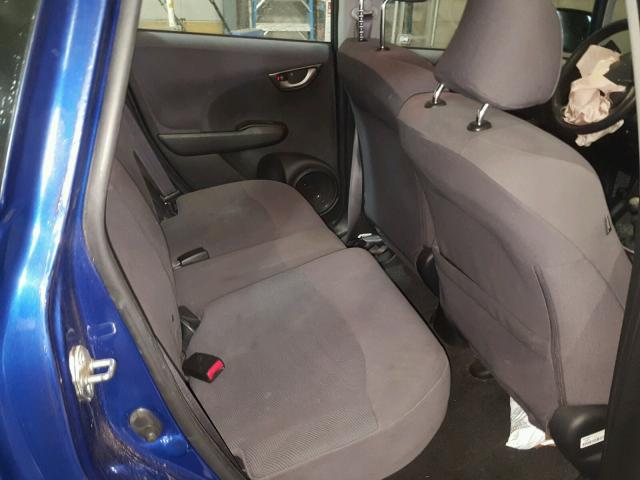 JHMGE8G26AS000692 - 2010 HONDA FIT BLUE photo 6