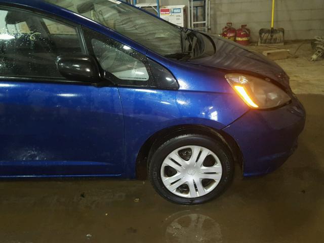 JHMGE8G26AS000692 - 2010 HONDA FIT BLUE photo 9