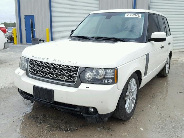 SALMF1D4XAA324399 - 2010 LAND ROVER RANGE ROVE WHITE photo 2