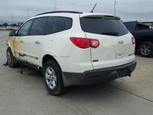 1GNKREED0CJ160831 - 2012 CHEVROLET TRAVERSE L WHITE photo 3