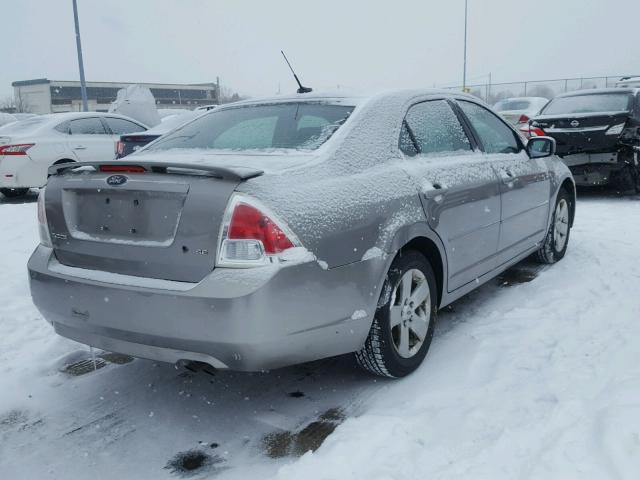 3FAHP07Z18R242929 - 2008 FORD FUSION SE SILVER photo 4