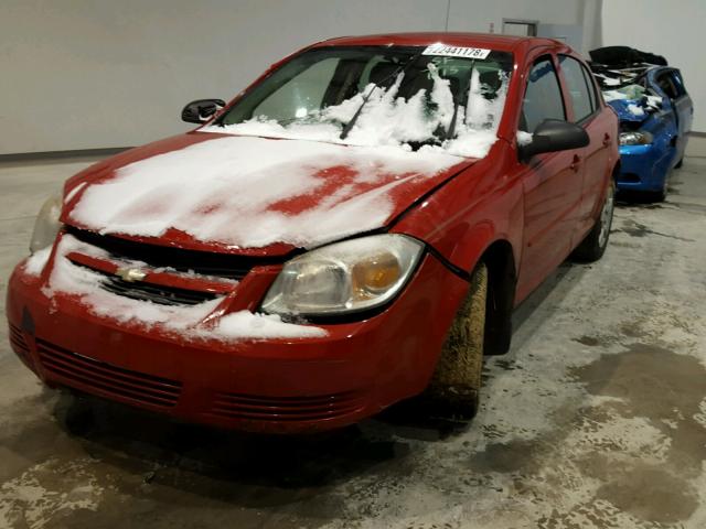 1G1AK52F357558624 - 2005 CHEVROLET COBALT RED photo 2