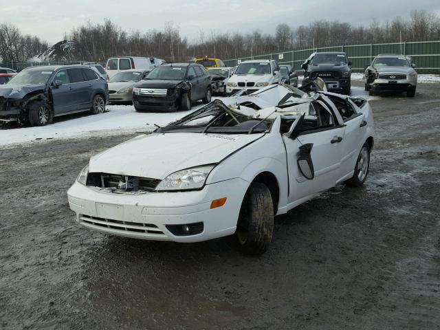 1FAFP37N96W149074 - 2006 FORD FOCUS ZX5 WHITE photo 2