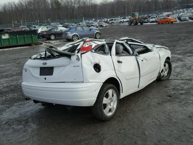 1FAFP37N96W149074 - 2006 FORD FOCUS ZX5 WHITE photo 4