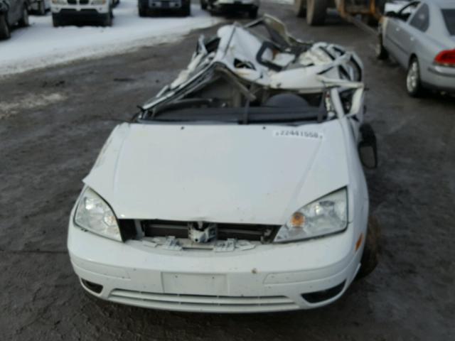 1FAFP37N96W149074 - 2006 FORD FOCUS ZX5 WHITE photo 9