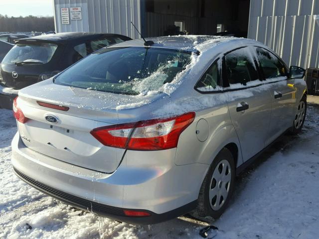 1FAHP3E28CL125007 - 2012 FORD FOCUS S SILVER photo 4