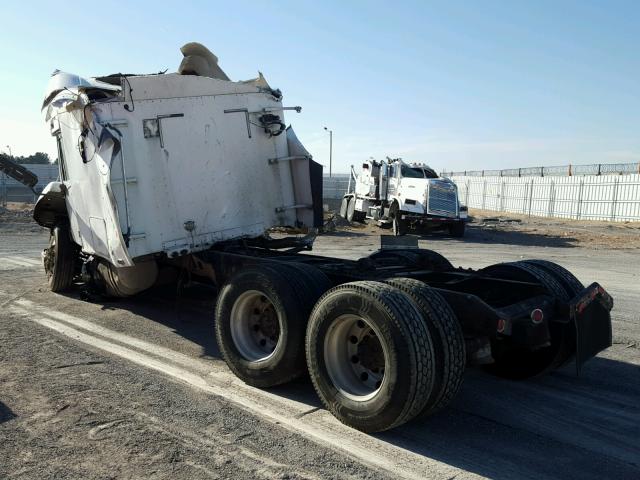 1FUJBBCG42LJ08280 - 2002 FREIGHTLINER CONVENTION WHITE photo 3