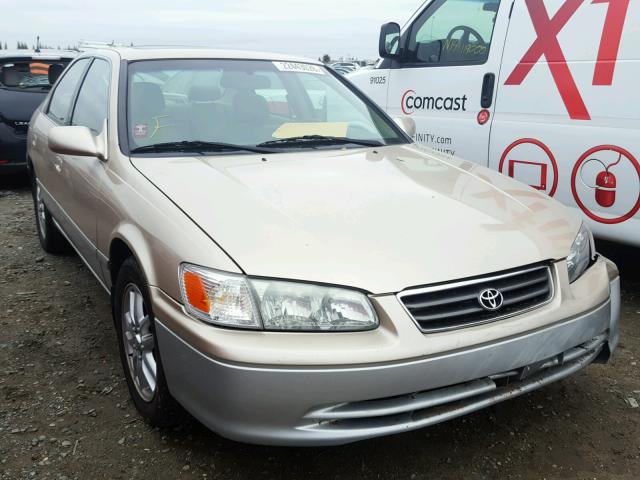 JT2BF22K010329907 - 2001 TOYOTA CAMRY CE GOLD photo 1