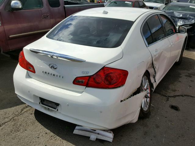 JN1CV6AP0BM302495 - 2011 INFINITI G37 BASE WHITE photo 4