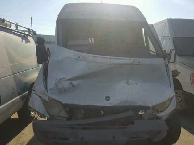 WD0PD644355782265 - 2005 DODGE SPRINTER 2 WHITE photo 9