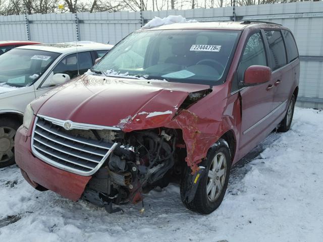 2A4RR5D15AR358922 - 2010 CHRYSLER TOWN & COU RED photo 2