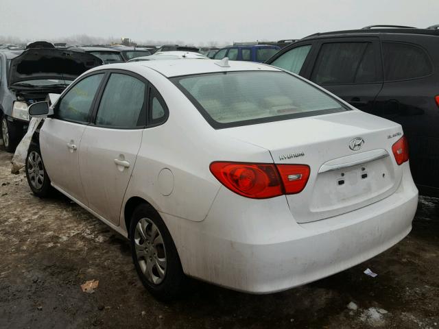 KMHDU4AD8AU879607 - 2010 HYUNDAI ELANTRA BL WHITE photo 3