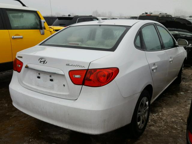 KMHDU4AD8AU879607 - 2010 HYUNDAI ELANTRA BL WHITE photo 4