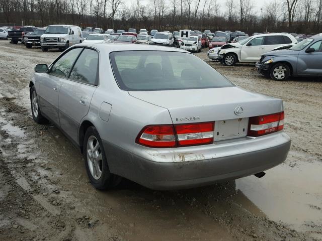 JT8BF28G710320419 - 2001 LEXUS ES 300 SILVER photo 3