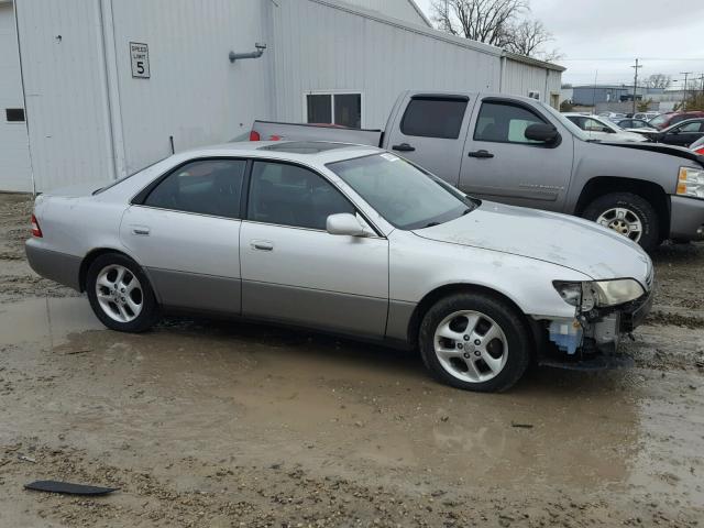 JT8BF28G710320419 - 2001 LEXUS ES 300 SILVER photo 9