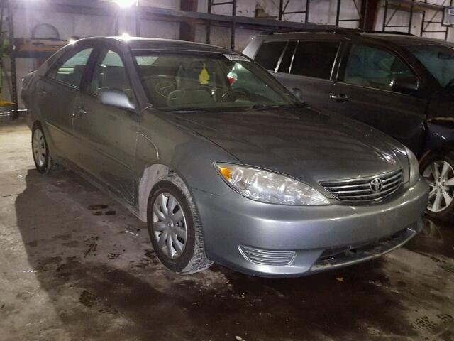 4T1BE30K35U514353 - 2005 TOYOTA CAMRY LE GRAY photo 1