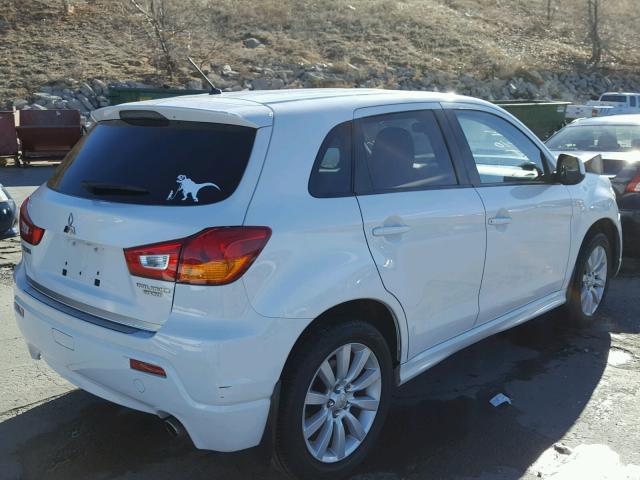 JA4AR4AU4BZ022868 - 2011 MITSUBISHI OUTLANDER WHITE photo 4